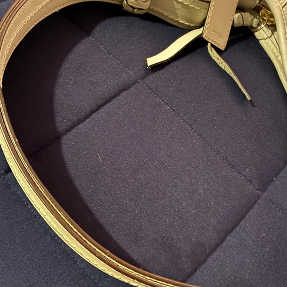 Coach Brown and Cream Signature Shoulder Bag - Picture 3 of 7